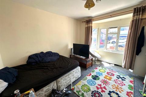 undefined, Warfield Road, Bedfont