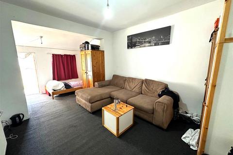 undefined, Warfield Road, Bedfont
