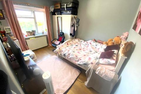 7 Warfield Road, Feltham, TW14 8AD