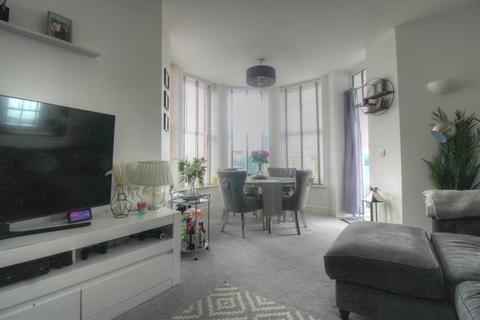 2 bedroom flat to rent, Eastbourne BN22