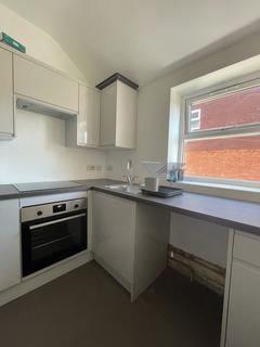 2 bedroom flat to rent, Firle Road, Eastbourne BN22