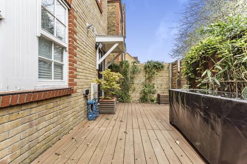 3 bedroom house to rent, Takhar Mews London SW11