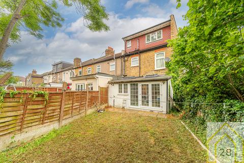 4 bedroom end of terrace house for sale, Windsor Road, IG1