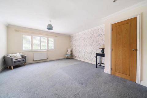 4 bedroom semi-detached house for sale, Hook,  Hampshire,  RG27