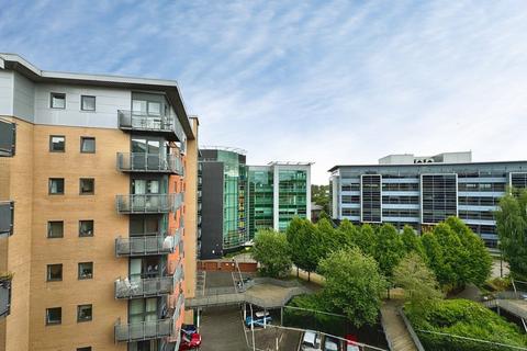 2 bedroom apartment to rent, Velocity West