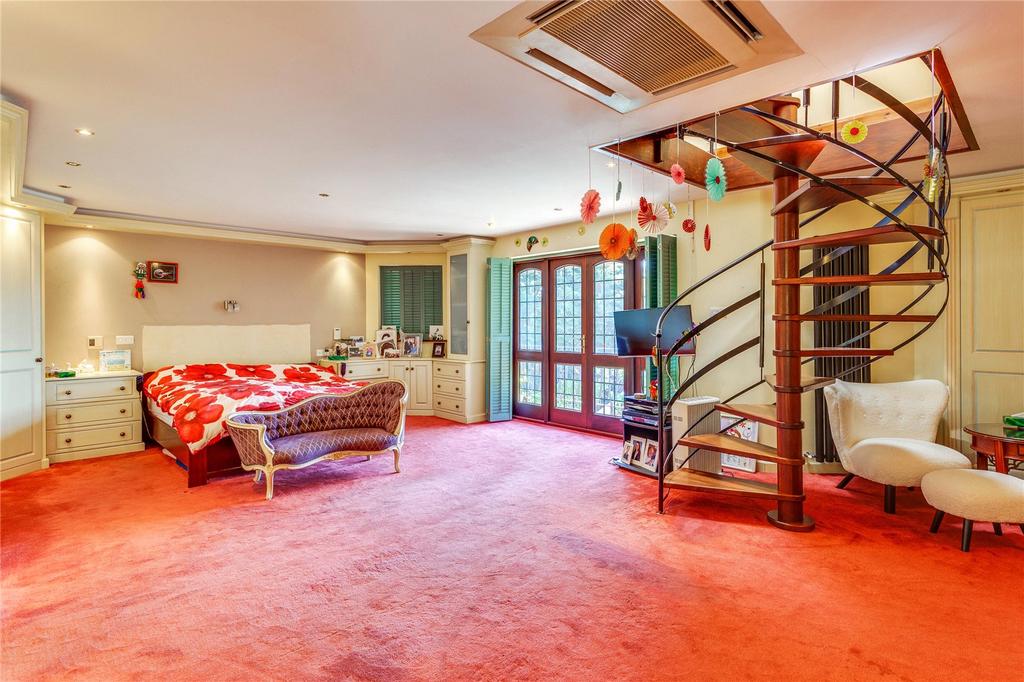 Main Bedroom