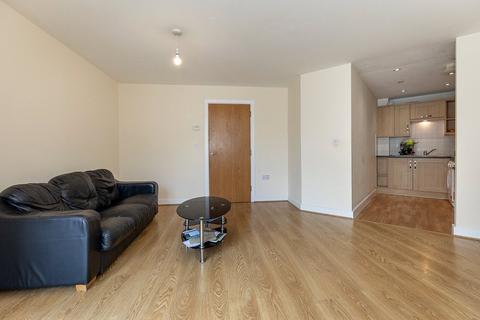 2 bedroom apartment for sale, Reynolds Avenue, REDHILL, Surrey, RH1