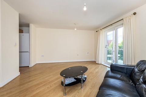 2 bedroom apartment for sale, Reynolds Avenue, REDHILL, Surrey, RH1