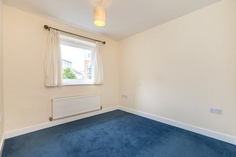 2 bedroom apartment for sale, Reynolds Avenue, REDHILL, Surrey, RH1