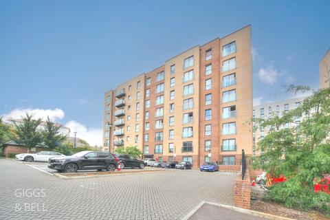 2 bedroom flat for sale, Brooklands Court, Stirling Drive, Luton, Bedfordshire, LU2