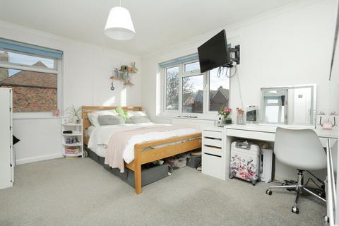 Merzenich Station Road, St Margarets At Cliffe, Dover, CT15 6AY