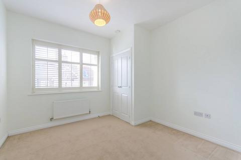 2 bedroom flat to rent, Poplar Road, Hinchley Wood, Esher, KT10