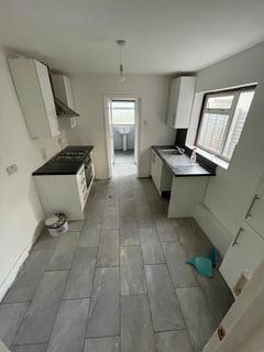 2 bedroom flat to rent, Ley Street, Ilford IG1