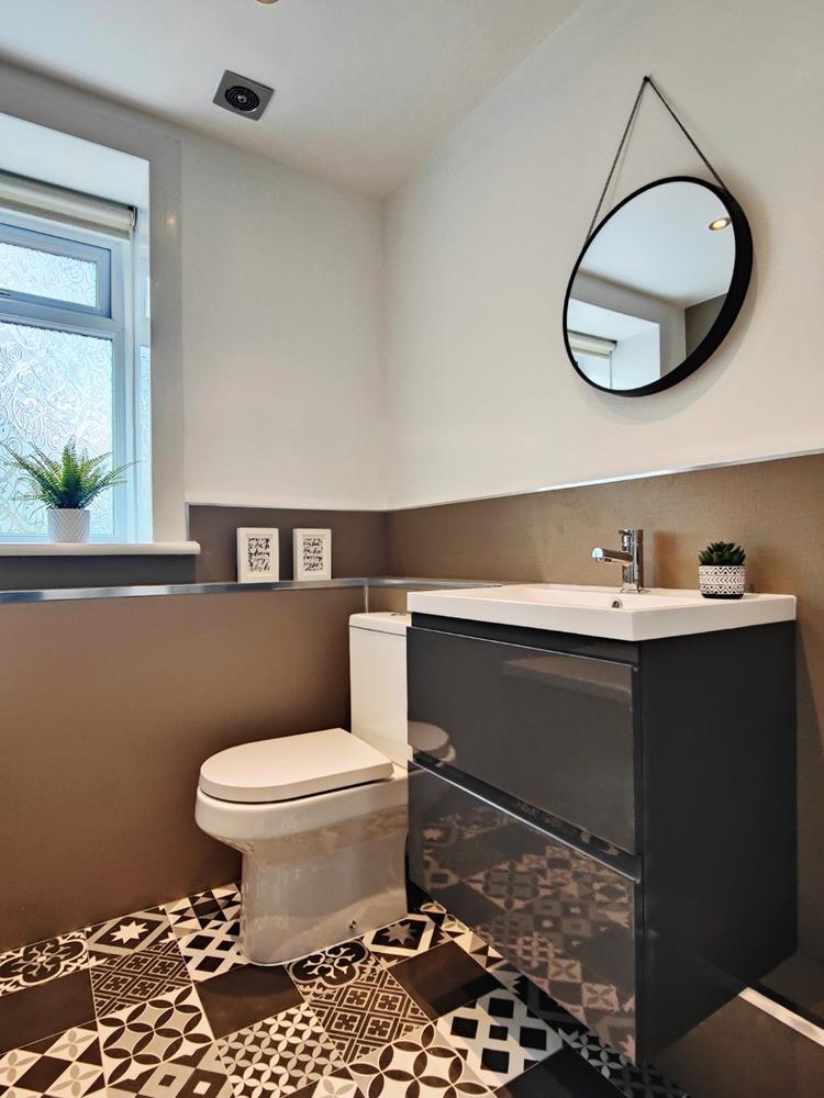 Bathroom 01