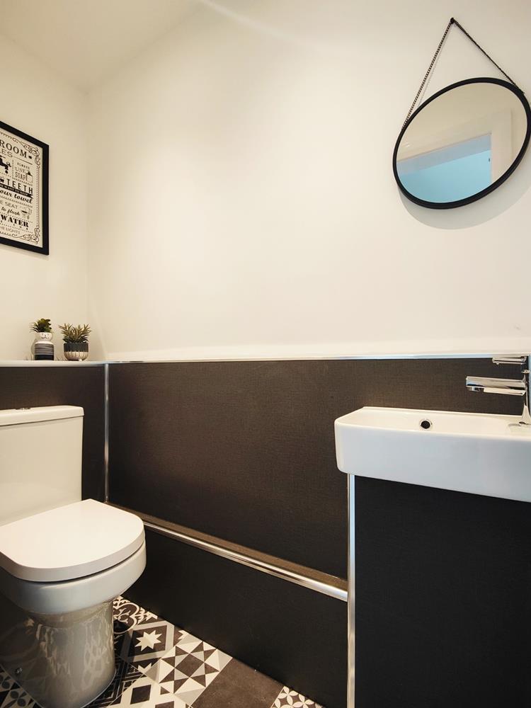 Cloakroom WC 2