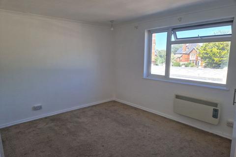 2 bedroom flat for sale, Amanda Court, 107-111 Stoke Road, Gosport PO12