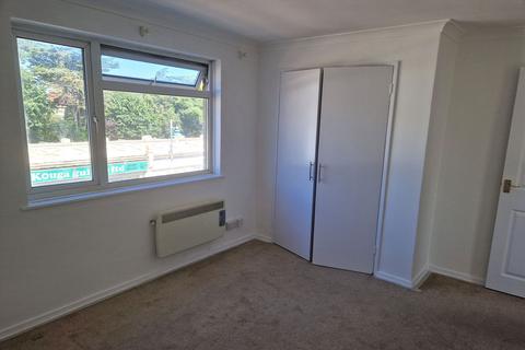 2 bedroom flat for sale, Amanda Court, 107-111 Stoke Road, Gosport PO12