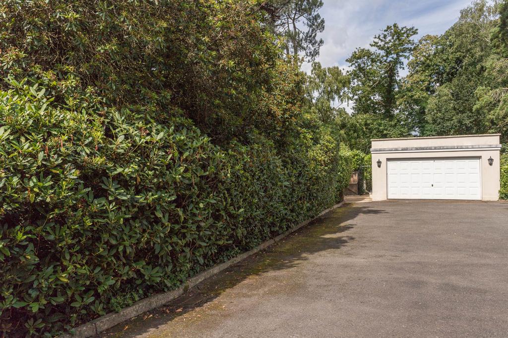 Detached Double Garage