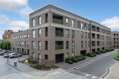 1 bedroom flat for sale, Adenmore Road, London, SE6