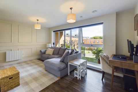 2 bedroom apartment for sale, Longman House , The Embankment, Nash Mills Wharf