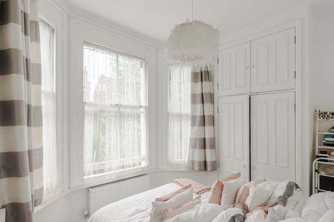 2 bedroom flat for sale, St. Quintin Avenue, North Kensington
