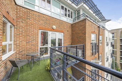 2 bedroom flat for sale, Seven Kings Way, Kingston upon Thames