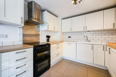 4 bedroom terraced house for sale, Eaton Drive, London, SW9