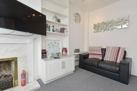 2 bedroom flat for sale, 3F2, 161 Rose Street, Edinburgh, EH2 4LS