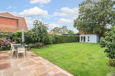 4 bedroom detached house for sale, WOKING