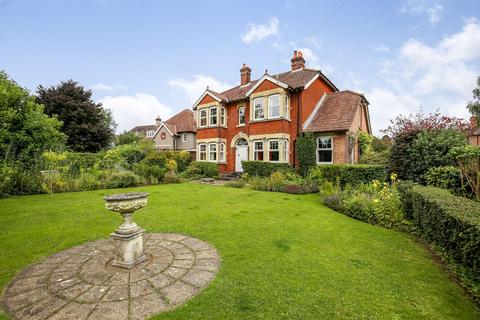 81 Castle Road, Salisbury, SP1 3RW