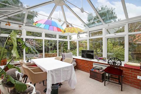81 Castle Road, Salisbury, SP1 3RW