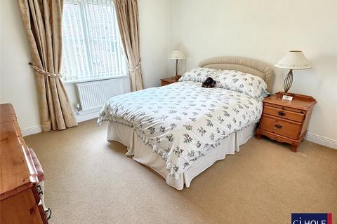 12 Cadbury Close, Hucclecote, Gloucester, GL3 3UJ
