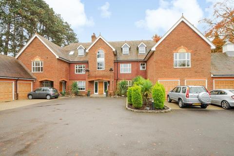 3 bedroom flat for sale, Sunningdale,  Berkshire,  SL5