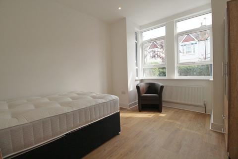 1 bedroom in a house share to rent, Orchard Avenue, UB1