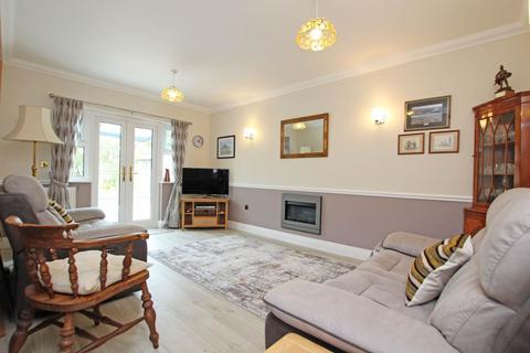 3 bedroom detached house for sale, Wellington Close, Eastbourne, BN23 5AR