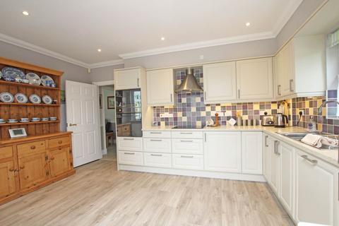 3 bedroom detached house for sale, Wellington Close, Eastbourne, BN23 5AR