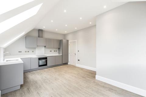 3 bedroom apartment to rent, Kingswood Lane, Warlingham, CR6