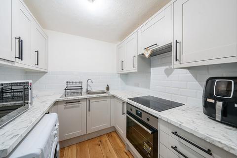 2 bedroom apartment for sale, Linwood Close, Camberwell, London