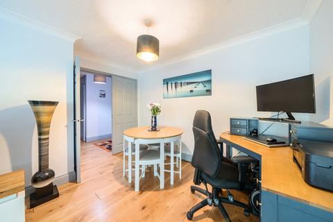 2 bedroom apartment for sale, Linwood Close, Camberwell, London