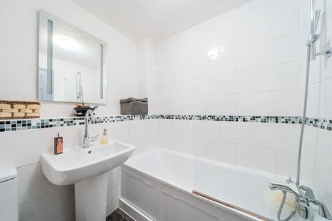 2 bedroom apartment for sale, Linwood Close, Camberwell, London