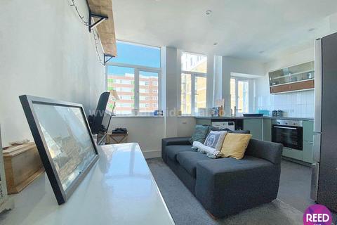 2 bedroom flat for sale, Skyline Plaza Victoria Avenue, Southend On Sea