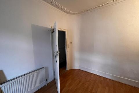 4 bedroom terraced house to rent, East Ham, E6