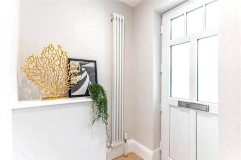 2 bedroom end of terrace house to rent, Francis Cottages, White Hill, Chesham, HP5