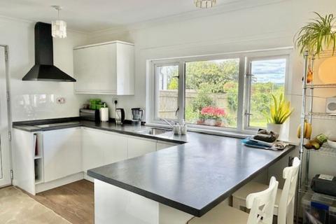 3 bedroom detached bungalow to rent, Newcourt Road, Topsham