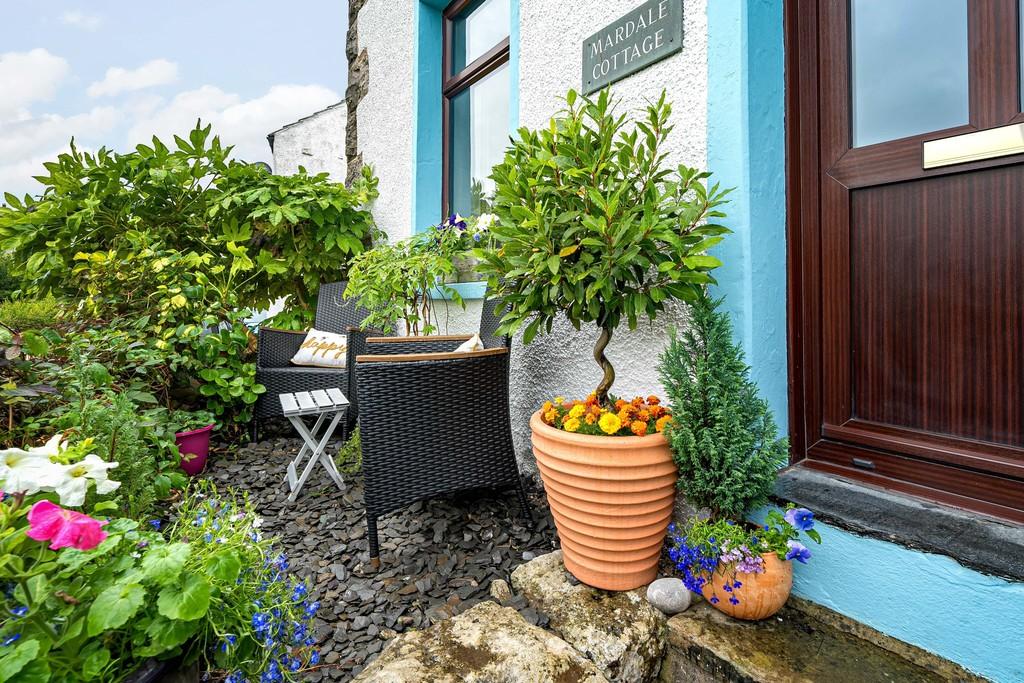 Forecourt Garden