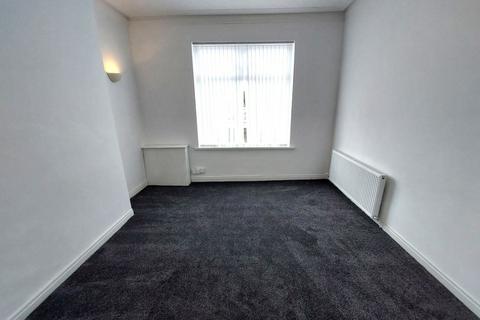 3 bedroom terraced house to rent, Manchester Road, Bury