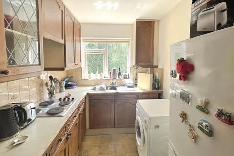 2 bedroom apartment for sale, Moorfields Court, Moor Town LS17