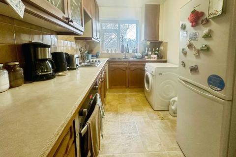 2 bedroom apartment for sale, Moorfields Court, Moor Town LS17
