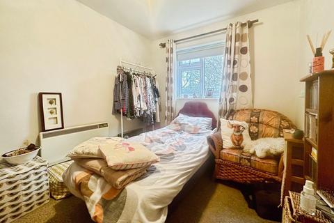 2 bedroom apartment for sale, Moorfields Court, Moor Town LS17
