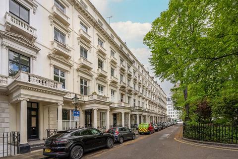 1 bedroom flat to rent, Queens Gardens, Bayswater, London, W2